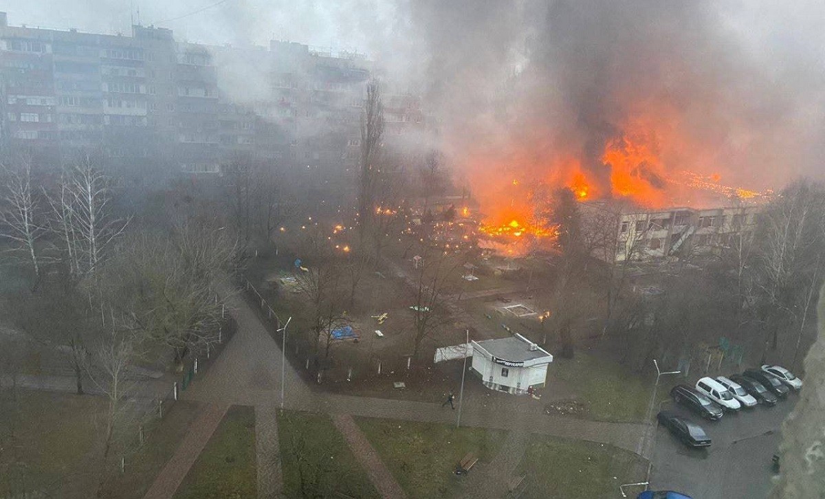 Вертолёт рухнул у детского сада в Киеве