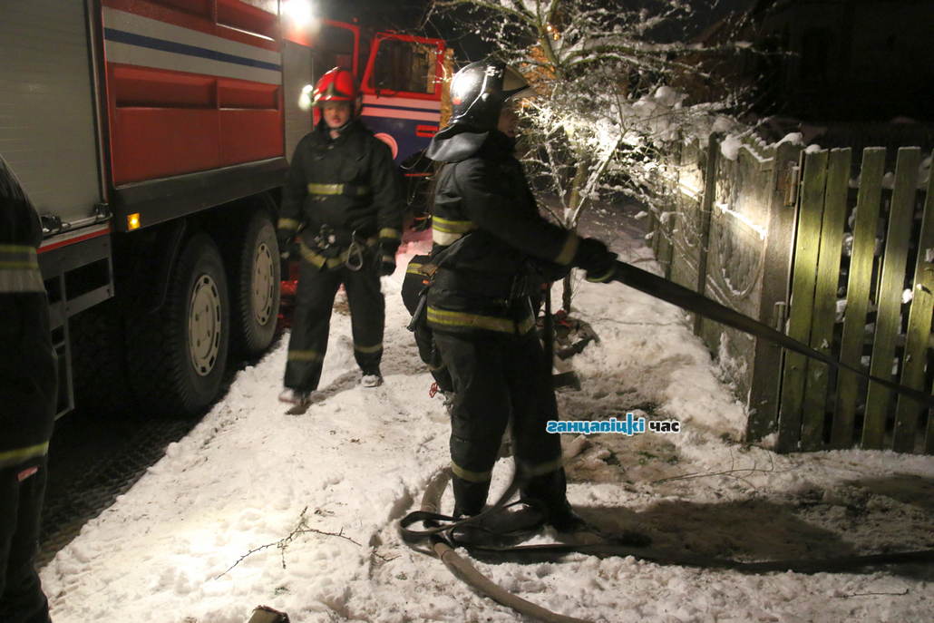 В Барановичском районе полыхала солома, а в Ганцевичах горел магазин стройматериалов