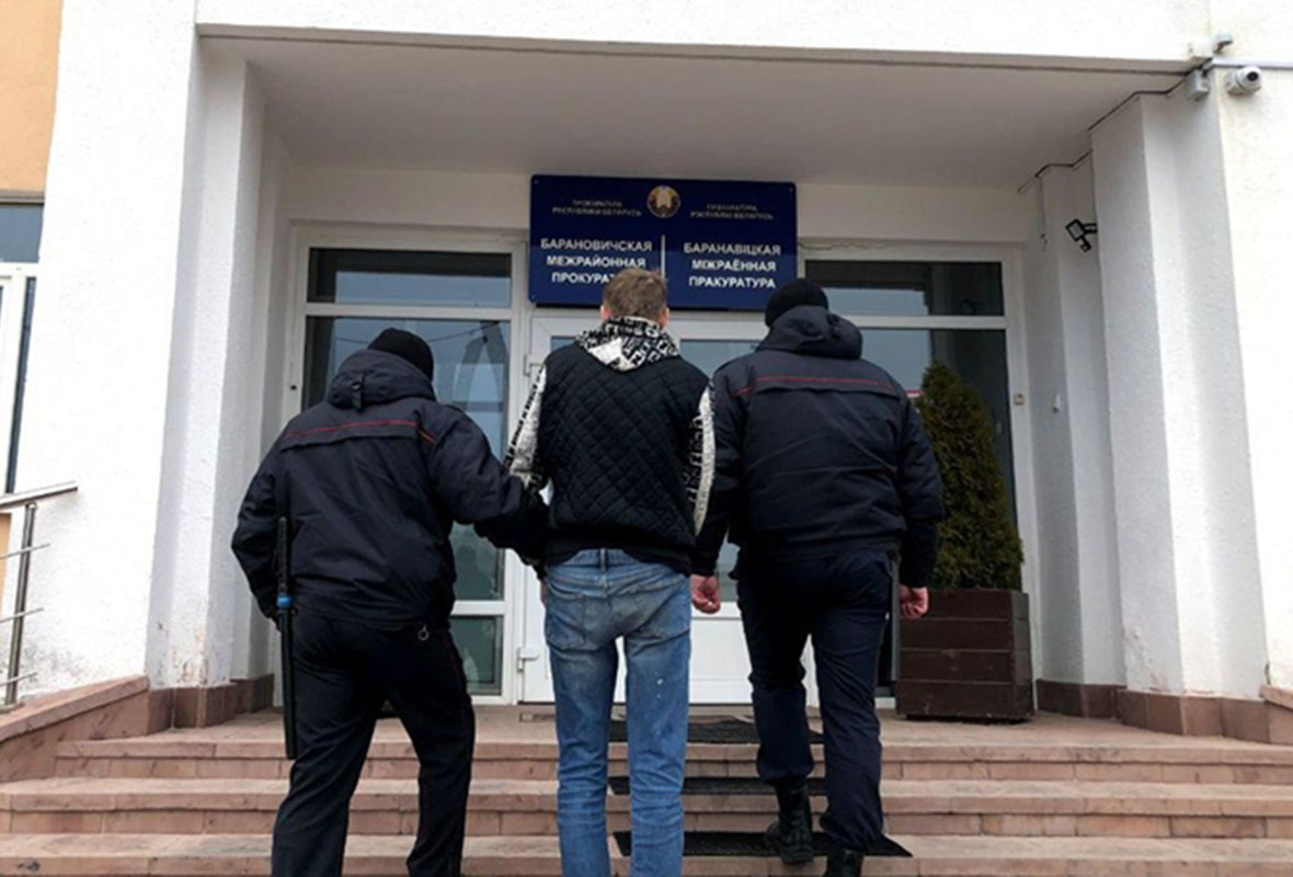 В Барановичах трижды судимого мужчину взяли под стражу за угрозу убийством пожилой матери.