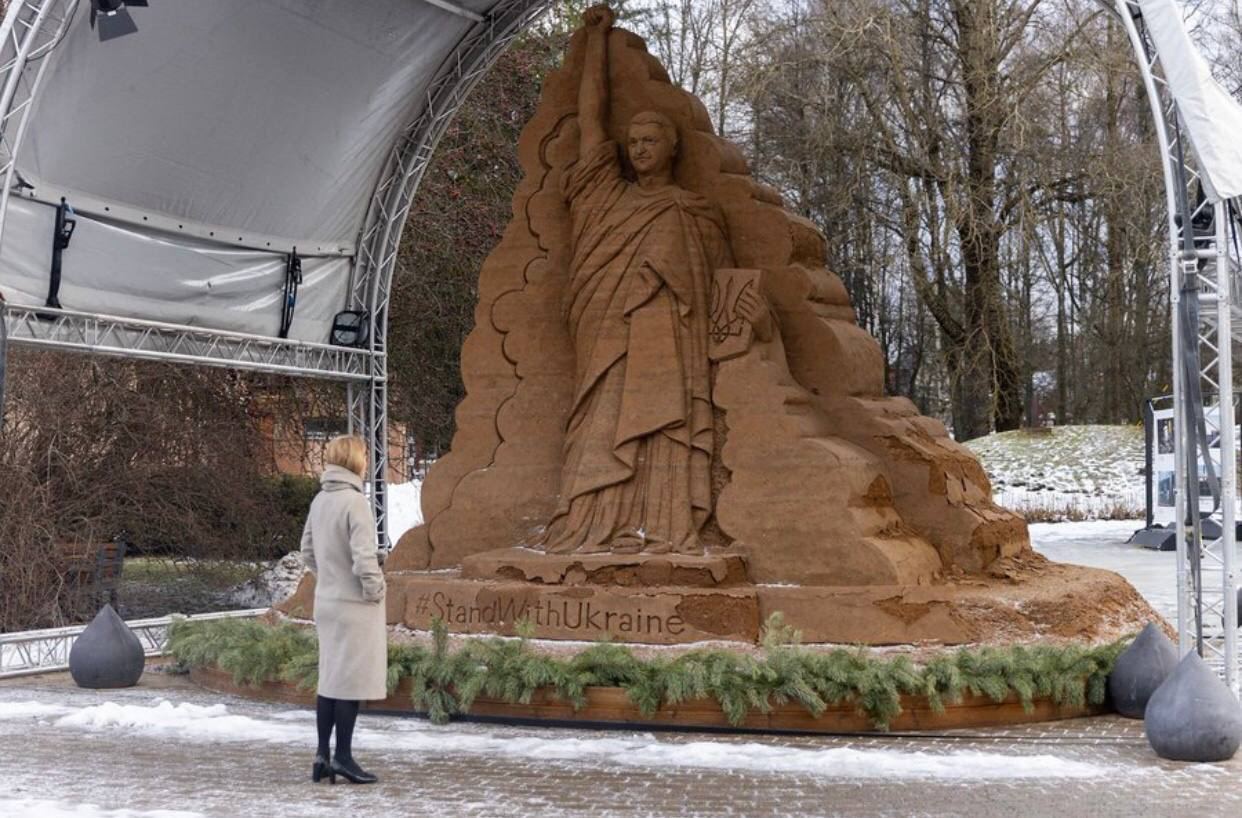 Статуя Зеленского