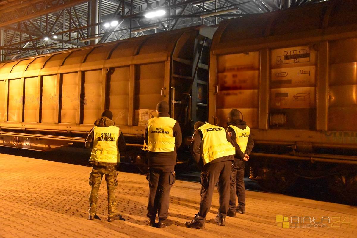 На мяжы з Беларуссю памежныя службы Польшчы знайшлі буйную партыю цыгарэт
