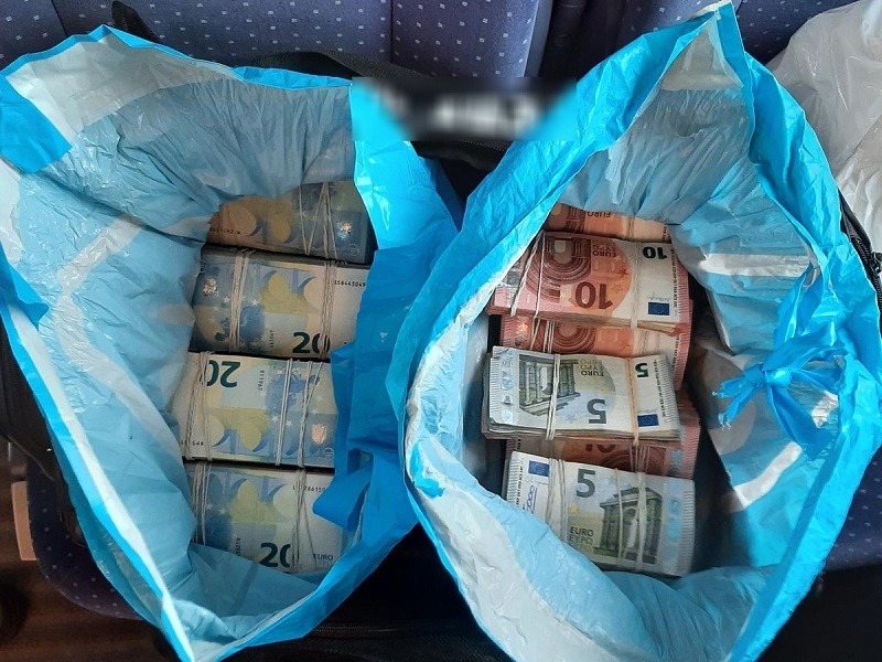 Вот так белорус перевозил деньги 