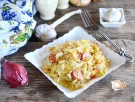 Тушеная капуста по-немецки