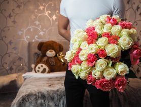 Мужчина в Ганцевичах хотел подарить жене букет из 101 розы и остался без денег