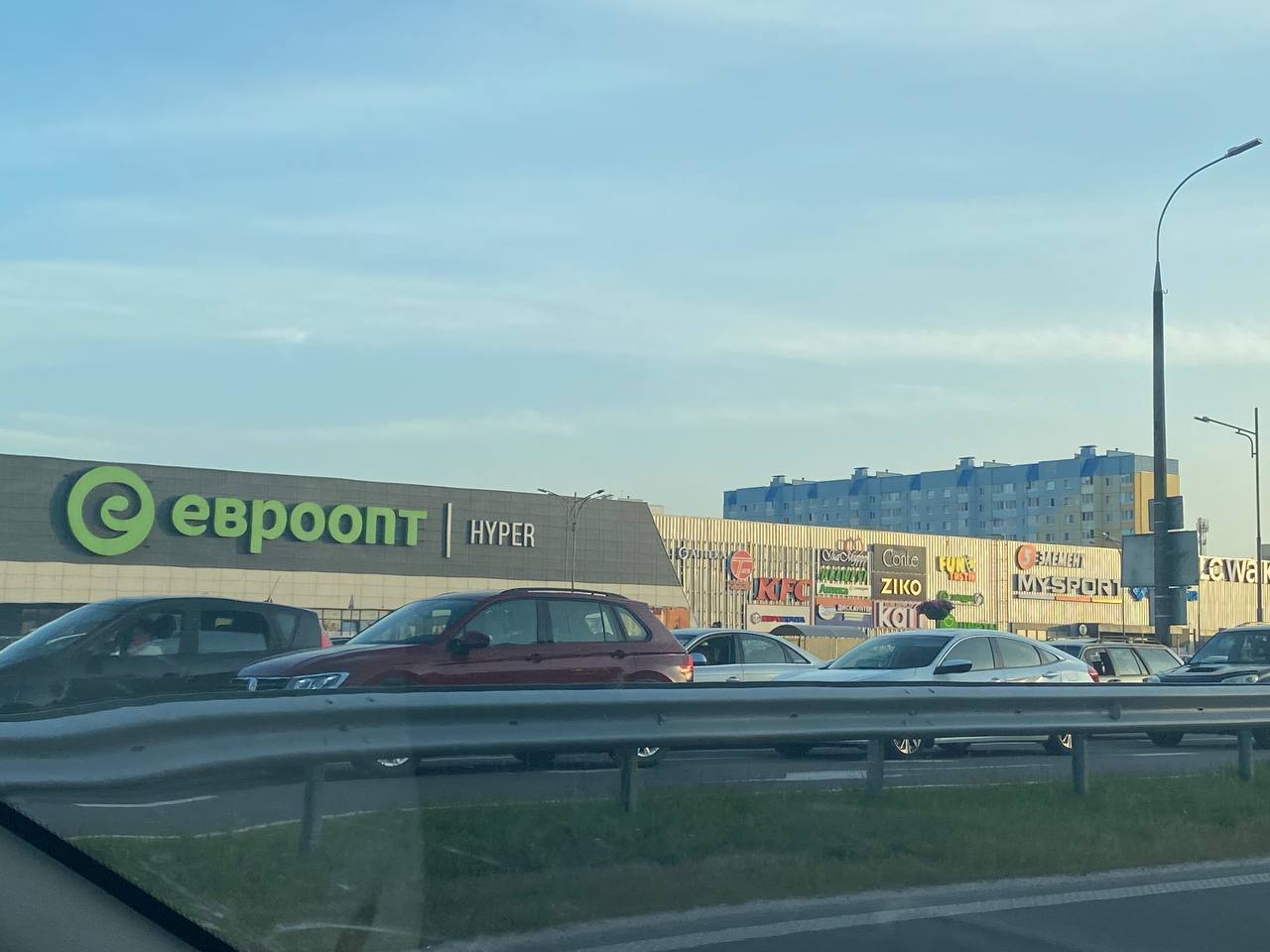 В Бресте закрыли два цеха в гипермаркете «Евроопт»: в чем причина?