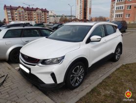 Пьяный мужчина разгромил чужой автомобиль на парковке в Бресте