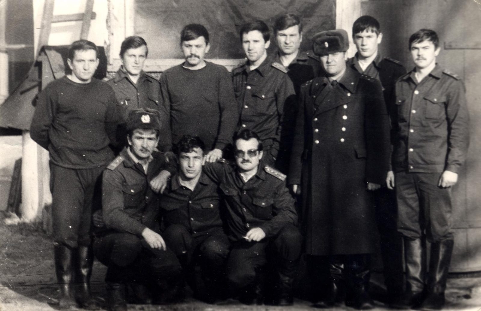 В зоне радиационного заражения. 1986 год. Владимир Побудей, четвёртый слева.
