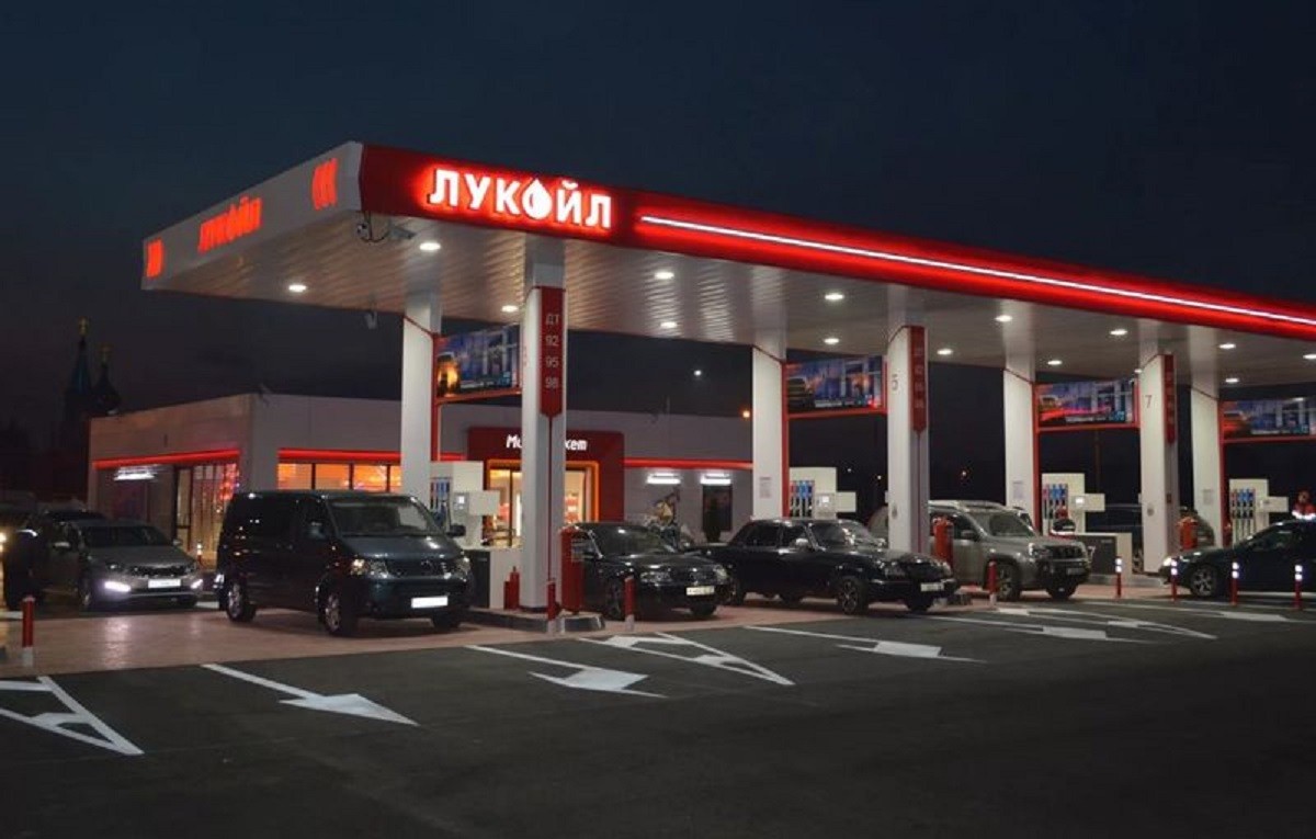 Водитель грузовика разбил автозаправку в Брестской области. Что решил суд?