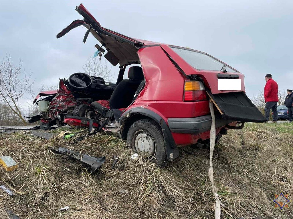 Взяли под стражу водителя: сел за руль служебного авто пьяным и попал в аварию 
