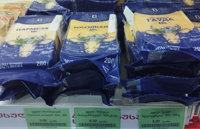 Сыр в белорусском магазине в Грузии