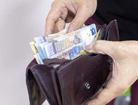 С помощью прокуратуры “выбили” долги по зарплате на 40 тысяч рублей