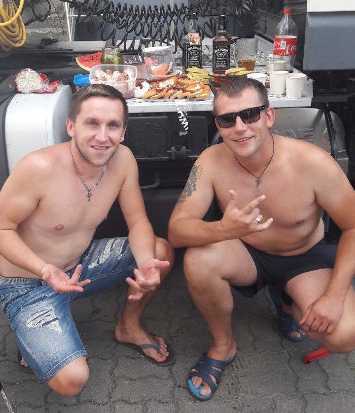 дальнобойщики на стоянке