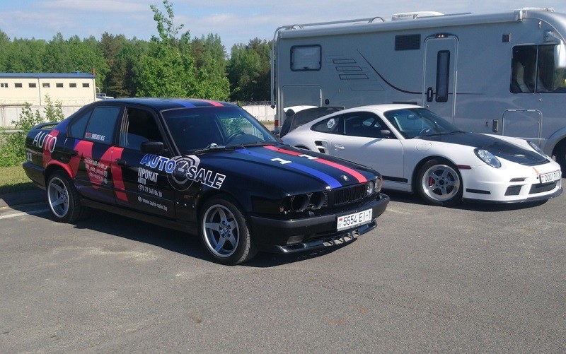 Эта BMW не была такой быстрой даже в 1990-х
