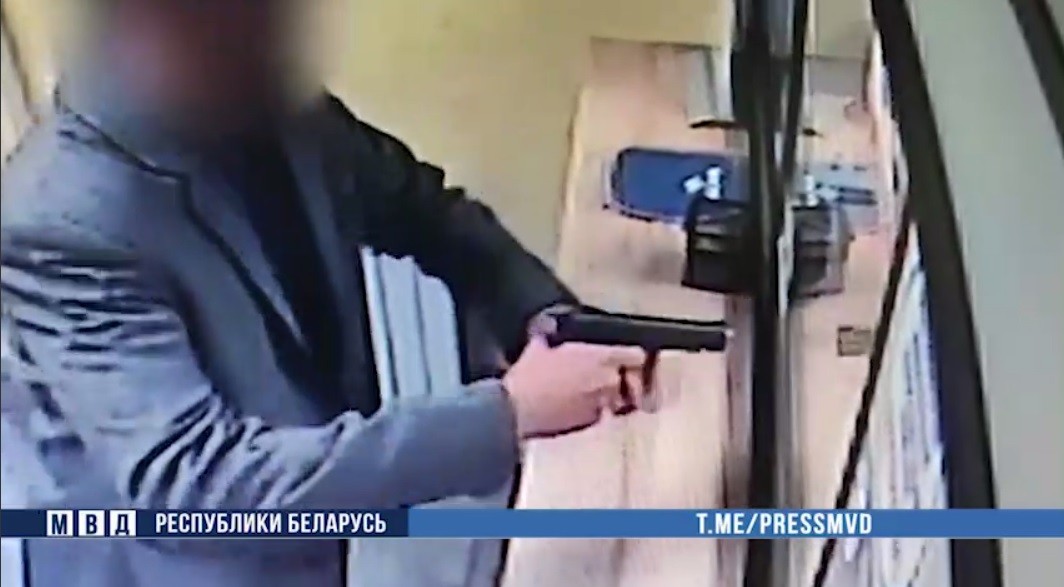 Угрожал игрушечным пистолетом: подробности нападения на ломбард