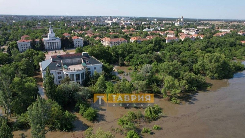 Центр Новой Каховки после подрыва ГЭС