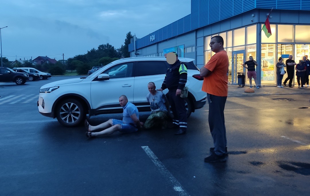 В Ивацевичах Брестской области задерживали людей из машины с буквой Z на багажнике