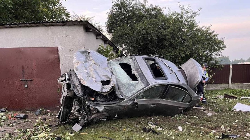 Пьяный водитель около Бреста разбил BMW и оставил на месте аварии раненого пассажира. 13 июля 2023 года