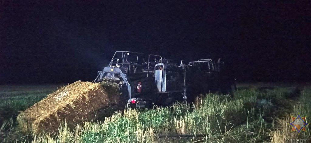 В поле около Бреста сгорела сельскохозяйственная техника. 30 июля 2023 года