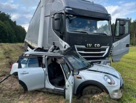 Фура врезалась в легковой автомобиль в Ивацевичском районе: есть пострадавшие