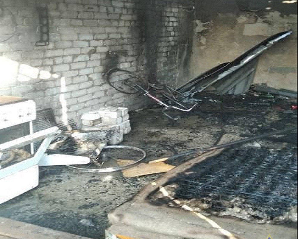 Школьник пытался потушить пожар в гараже в Ивацевичах. 15 июля 2023 года