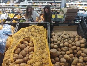 Какие цены на овощи и фрукты в Минске и Польше