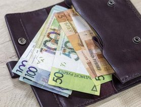 В Брестской области наказали руководителя из-за зарплат