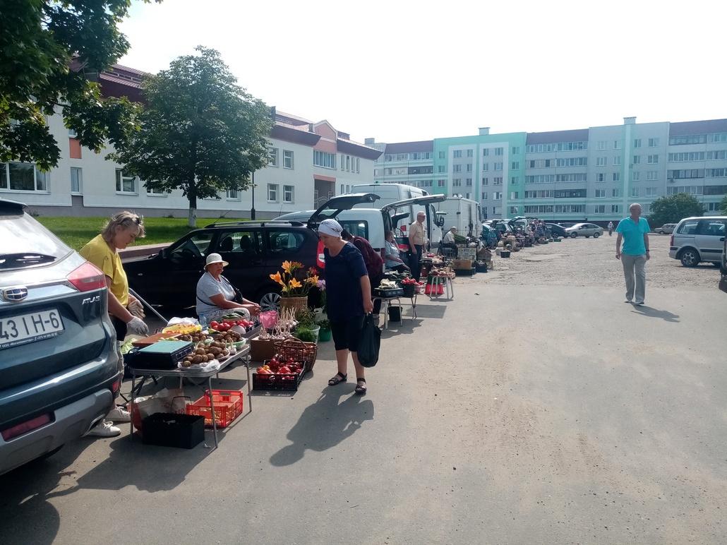 Рынок в Шклове Могилевской области.