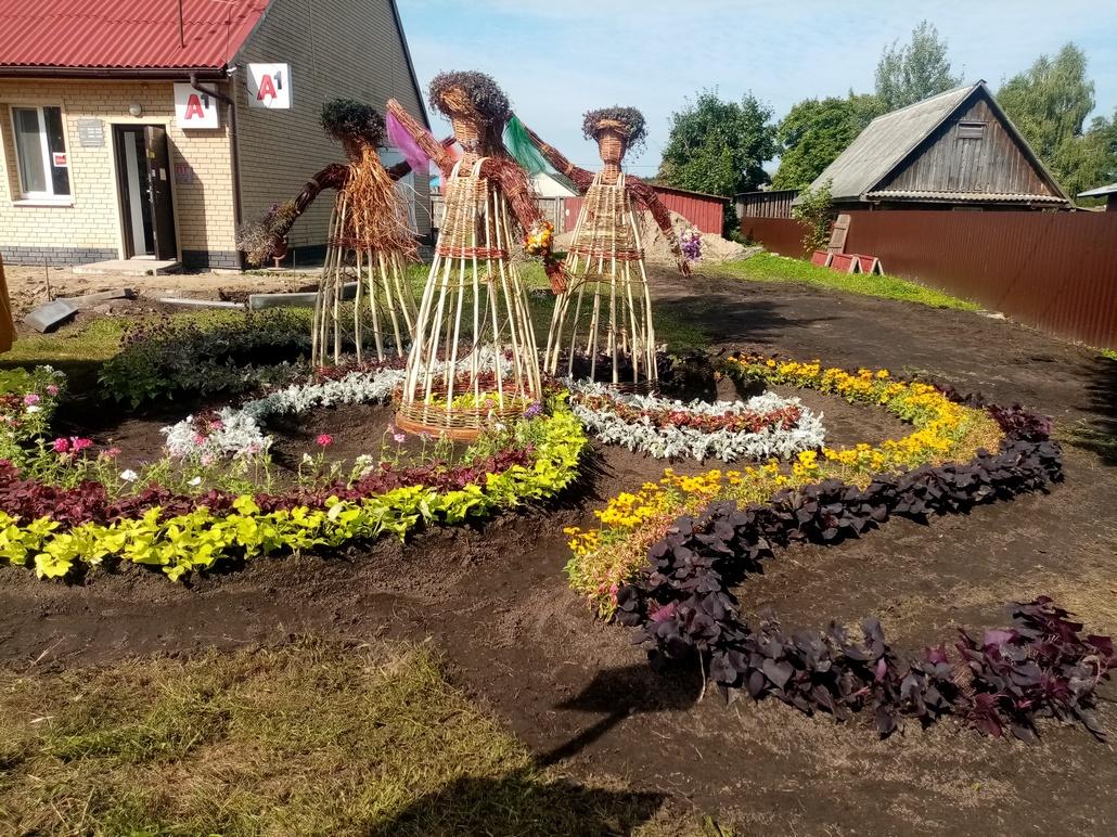 К областным «Дожинкам» Ганцевичи заполонили цветами