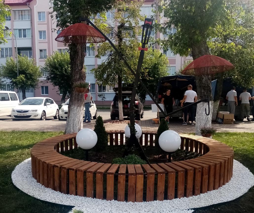 К областным «Дожинкам» Ганцевичи заполонили цветами
