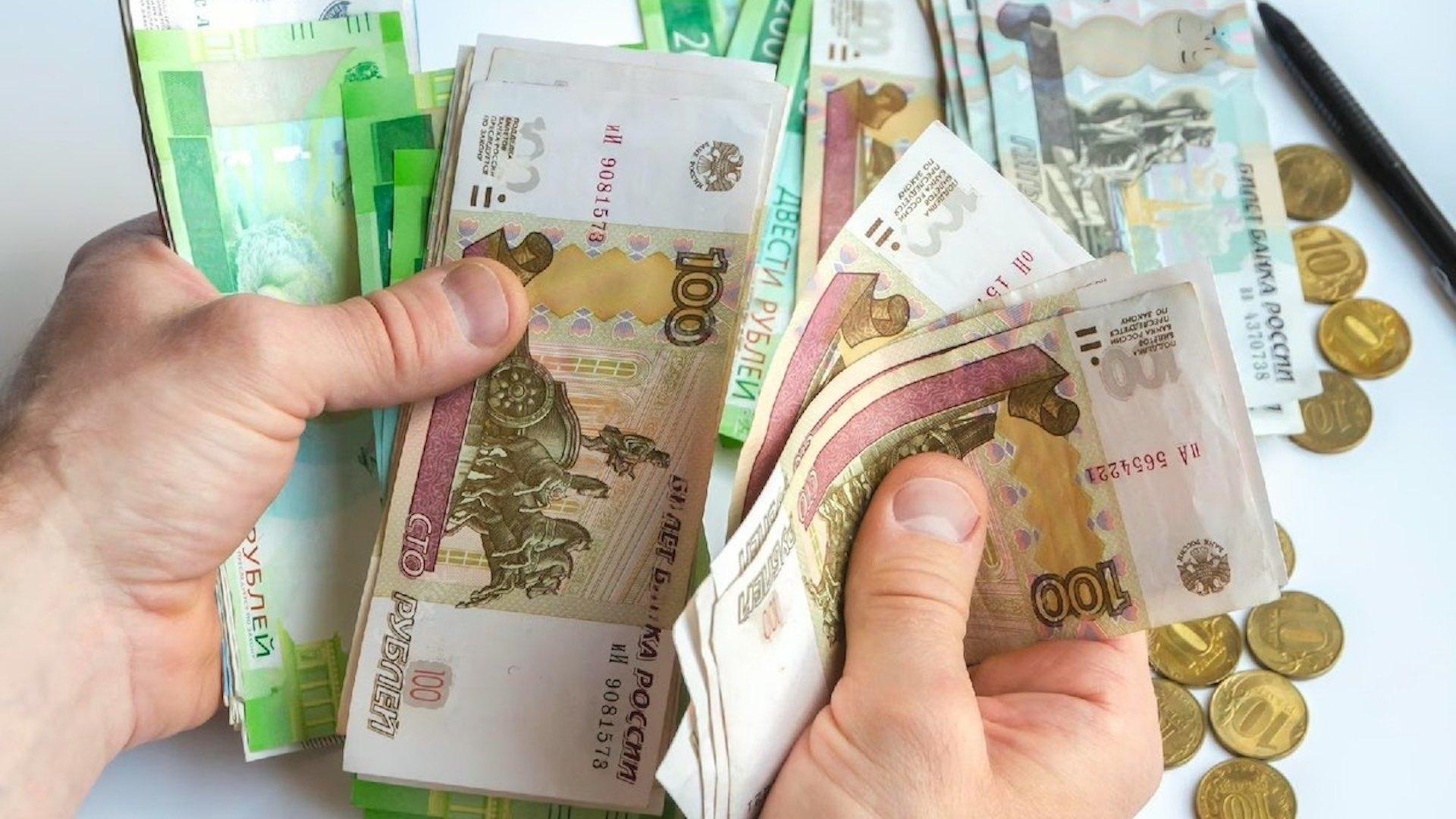 В России за доллар дают 100 рублей, а что в Беларуси?