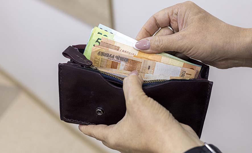 В Брестской области насчитали 64 тысячи должников. Кто и за что не платит?