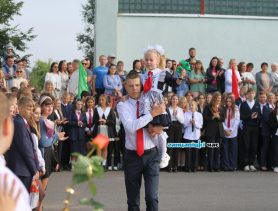 Снова в школу! Как начался новый учебный год в самой большой школе Ганцевичского района