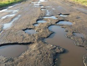 Ямы есть, а денег нет? Что происходит с дорогами в Беларуси