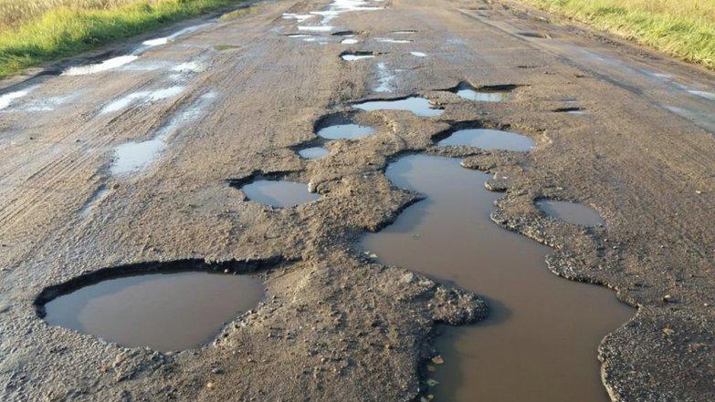Ямы есть, а денег нет? Что происходит с дорогами в Беларуси 