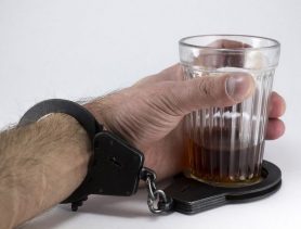 В Ляховичах мужчина получил срок за выяснение отношений с собутыльником