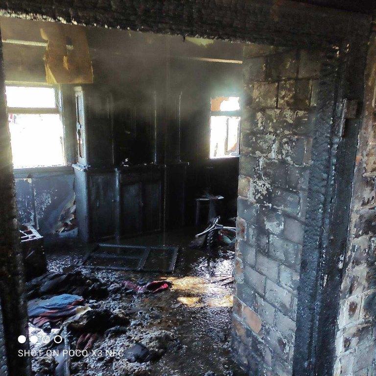 Сельчаннн успел покинуть горящий дом в Жабинковском районе. 4 ноября 2023 года