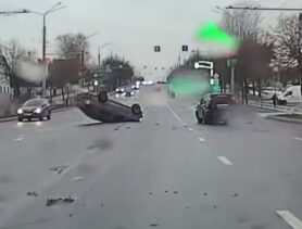 Пьяный водитель в Могилёве перевернул машину и пытался уехать