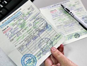 Как и кому назначают больничный