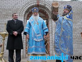 В Избийском Бору на березе явился лик Божьей Матери с ребенком
