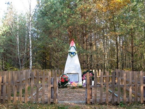 Помнік на магіле сям'і Аляксея Зялёнкі