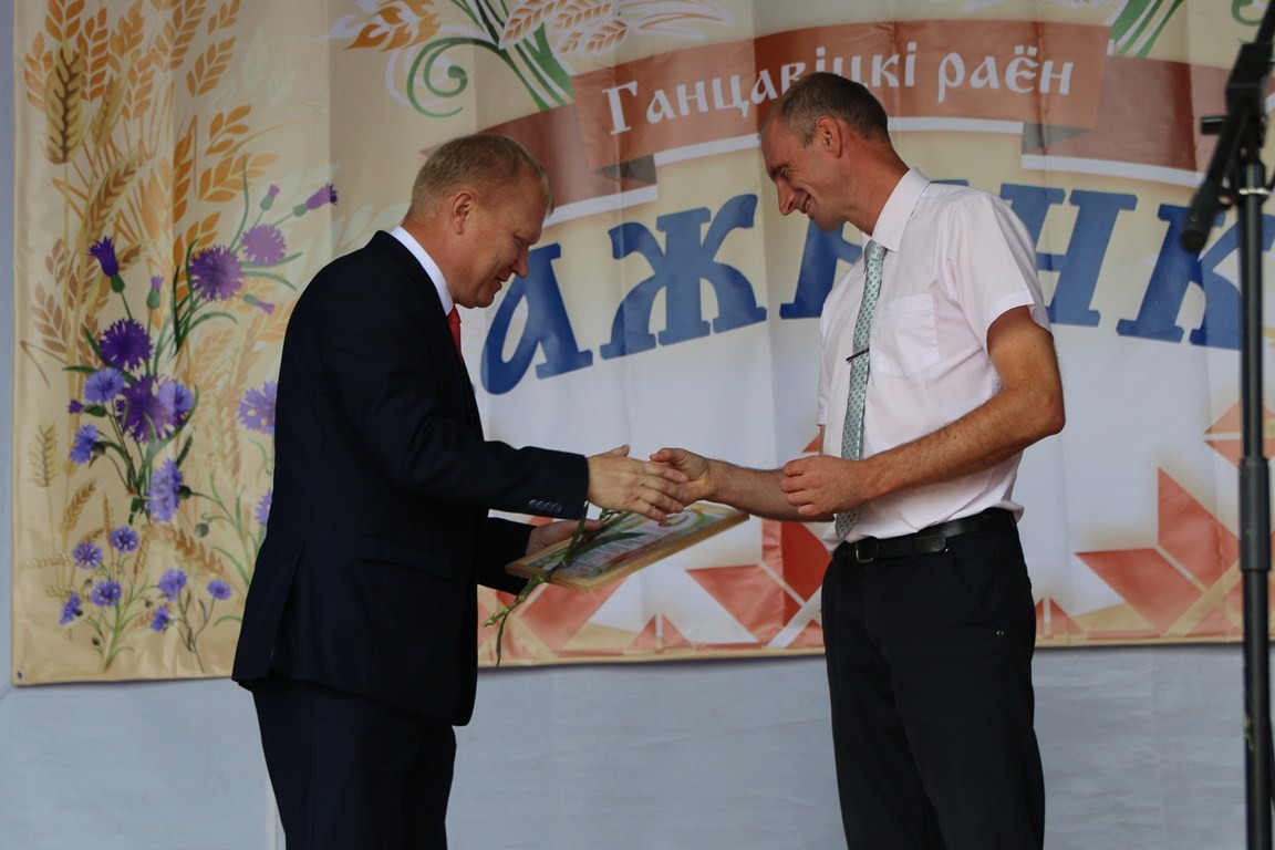 Руководитель ОАО Любашево Сергей Зенькович.