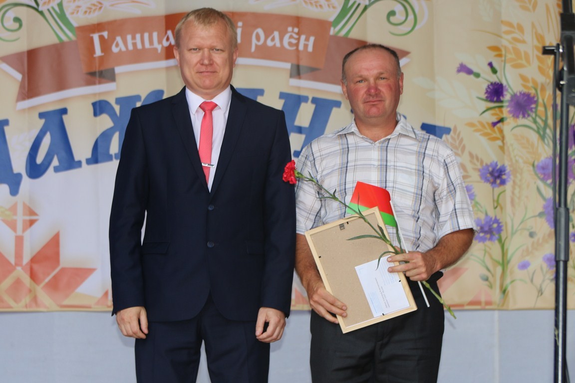 Машинист зерноочистительно-сушильного комплекса Александр Дайлид (ОАО Будча).