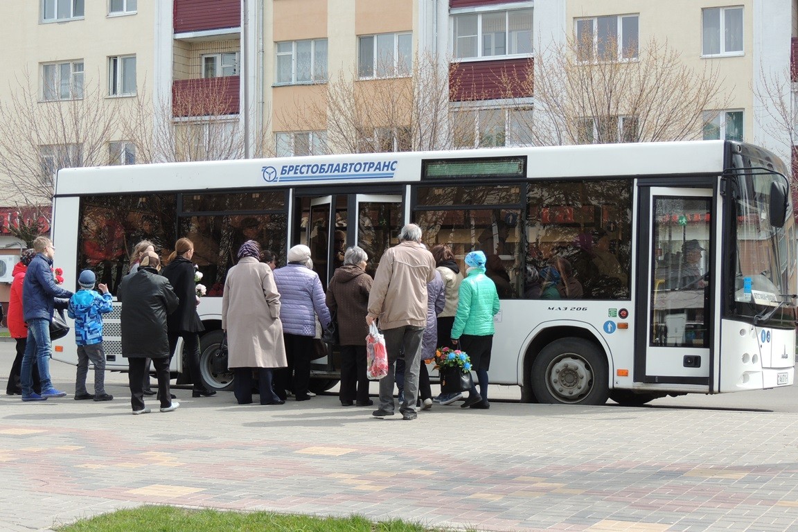 Новогодние праздники внесли изменения в расписание автобусов
