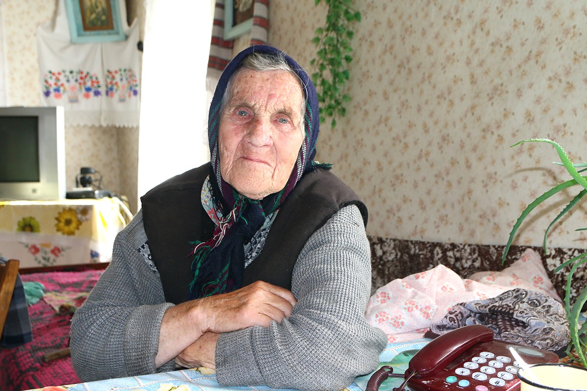 Вольга Мікалаеўна Савеня нарадзілася і вырасла ў вёсцы Будча.     