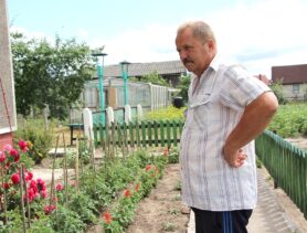 10 гадоў дапамагае вяскоўцам вырашаць іх праблемы