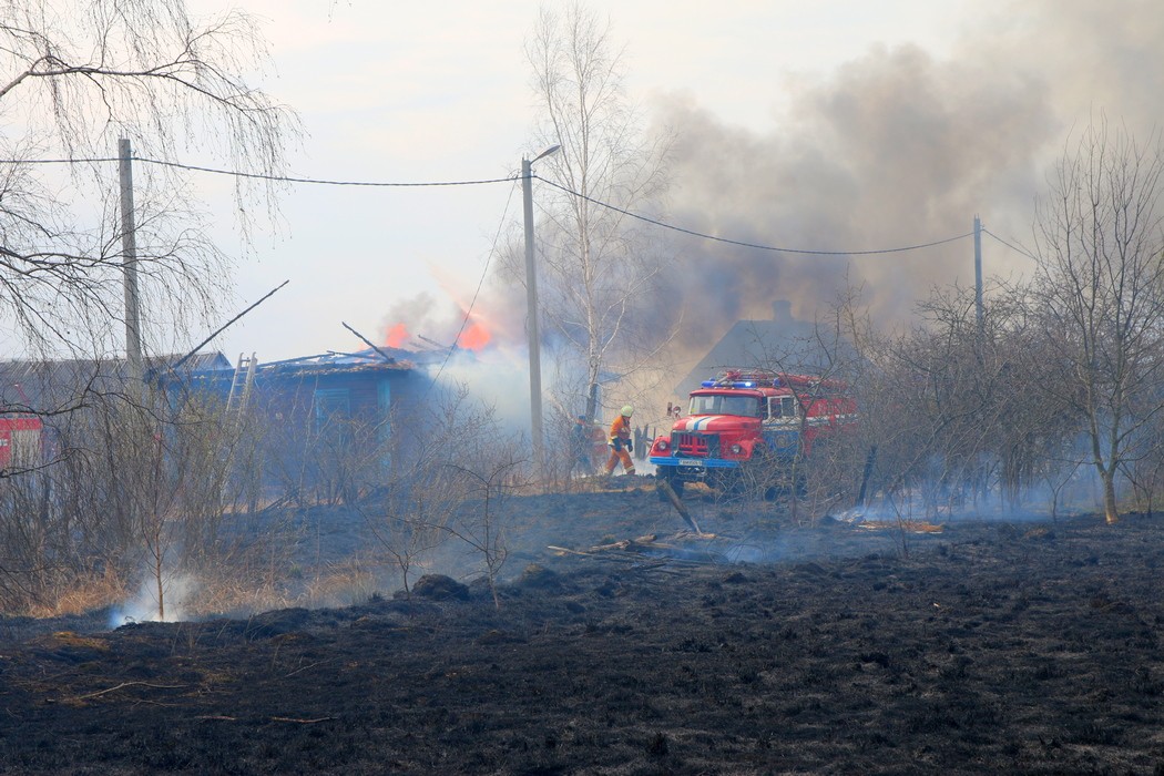 Большой пожар в Денисковичах Ганцевичского района. 6 апреля 2019 года.