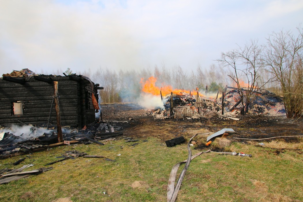 Большой пожар в Денисковичах Ганцевичского района. 6 апреля 2019 года.