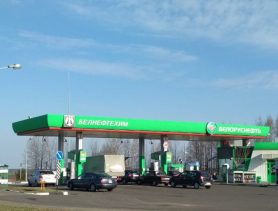 Белнефтехим: на среднюю зарплату в Беларуси можно купить топлива в два раза больше, чем в Украине