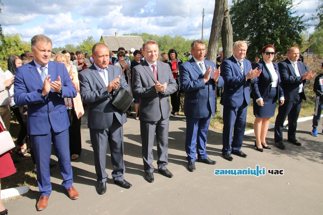 Открытие памятного знака и закладка новой аллеи в честь 150-летия открытия учебного заведения в д. Б. Круговичи, 14 сентября 2019 года