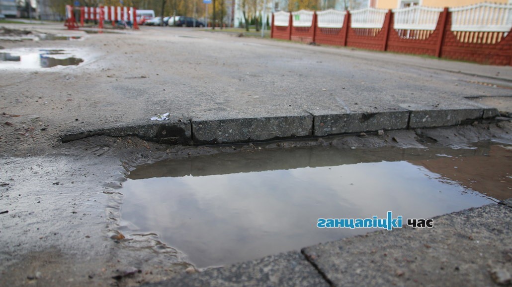 Из-за ямы на дороге велосипедист из Ганцевичей получил травму / фото иллюстративное